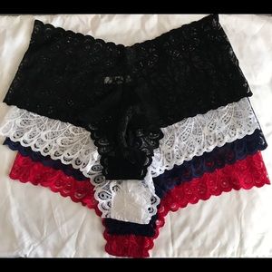 Plus floral panties set